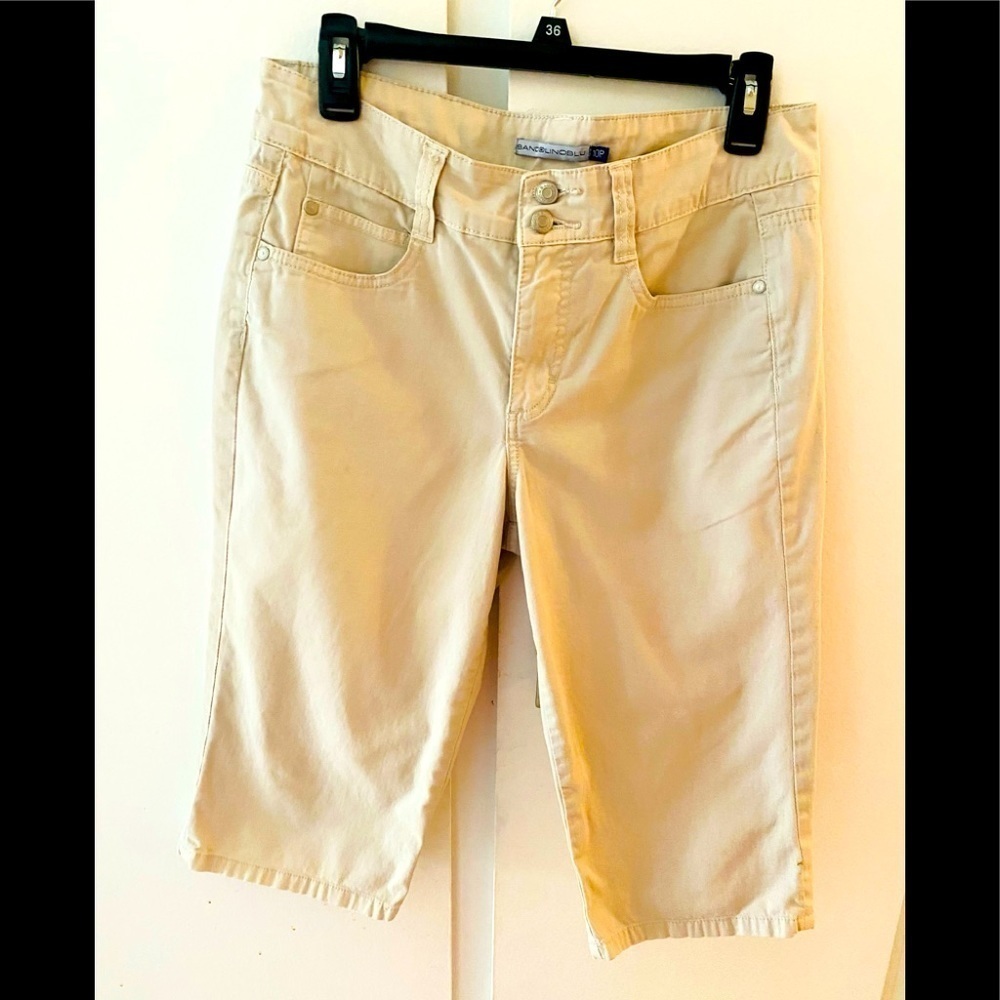 Bandolinoblu Tan Capris High Rise